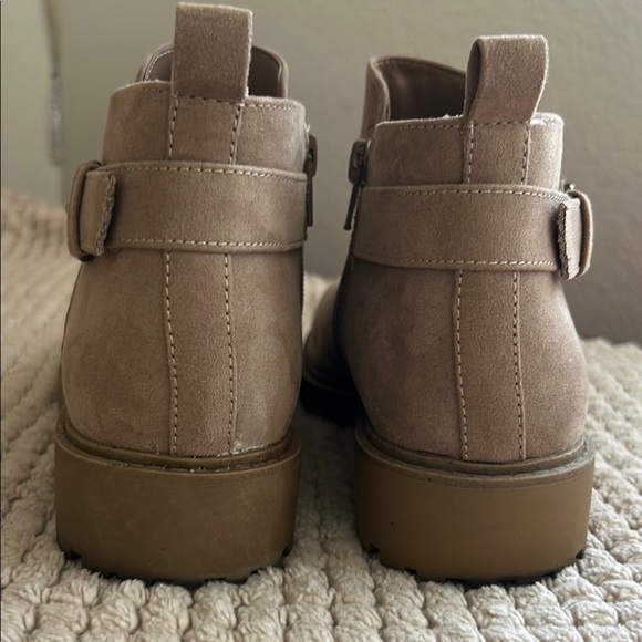 Esprit Tan Ankle Booties with Smooth Leather Finish - Picture 5 of 6